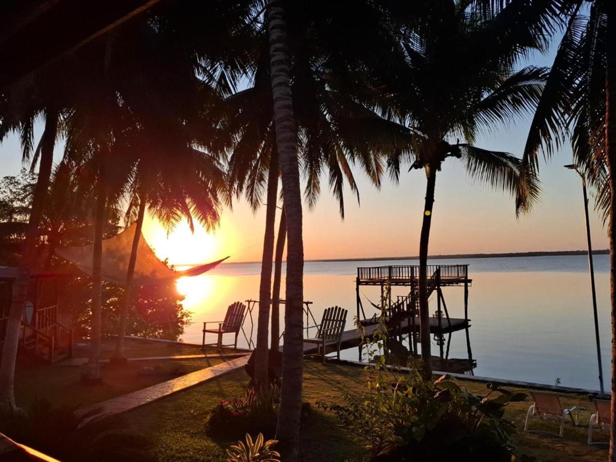 Coras Place Bacalar Lagoon front Exterior foto
